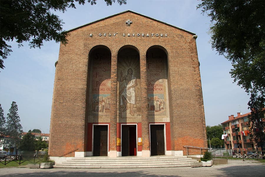 Facciata esterna della chiesa