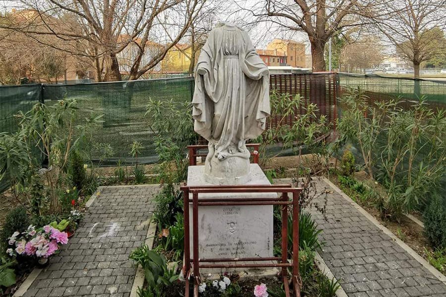 Avviato il restauro della Madonnina di piazzale Giovannacci a Marghera